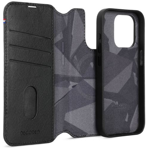 DECODED Leather Case w/MagSafe + Wallet for iPhone 15 Pro - Black